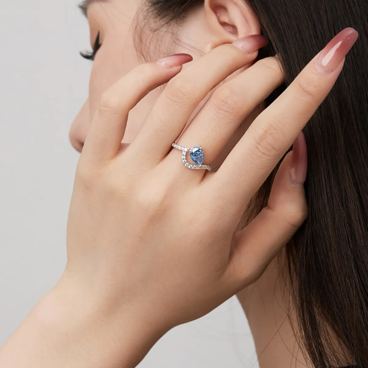Minimalist Cubic Zirconia Sterling Sier Ring