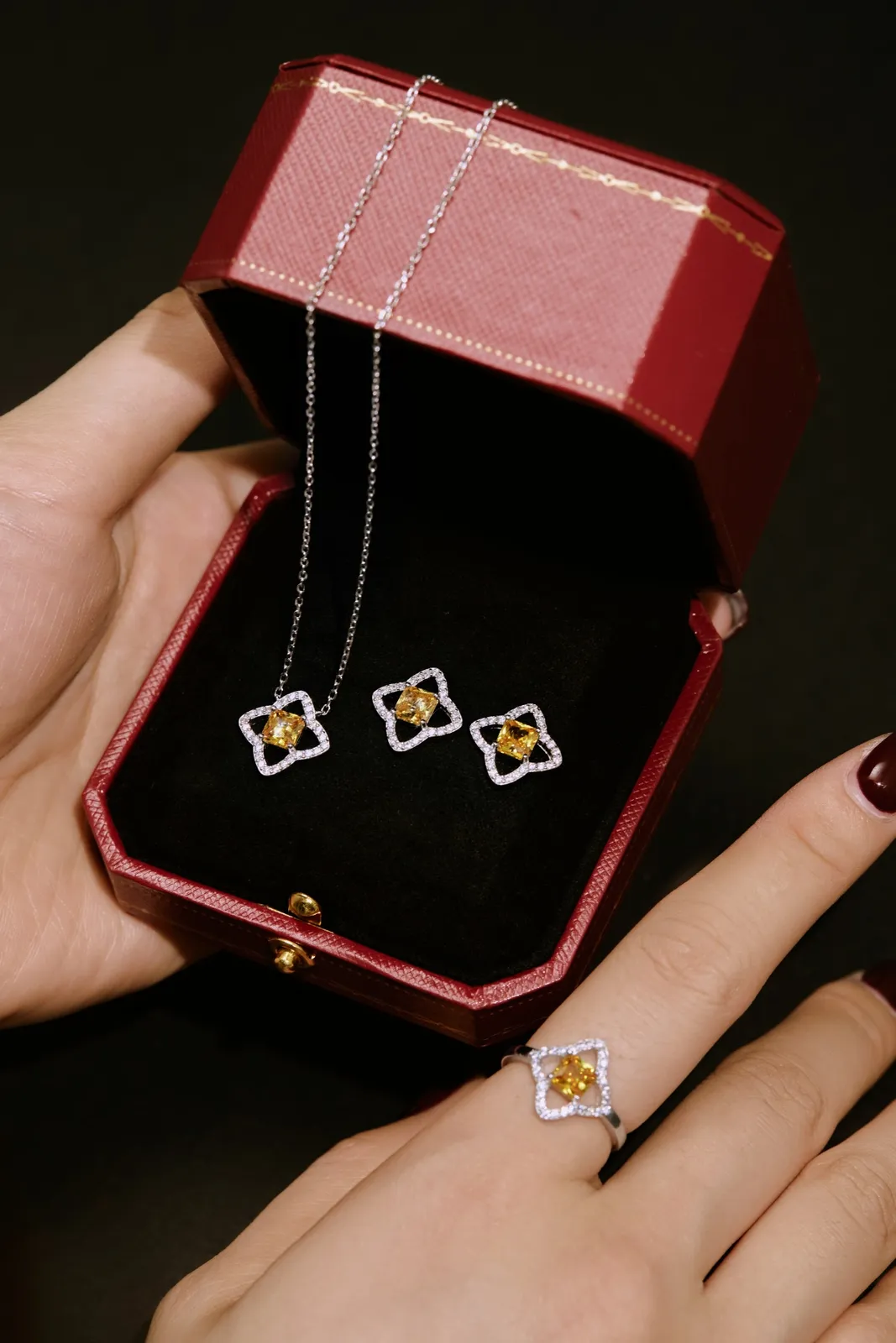 Minimalist Cubic Zirconia Stud Earrings in Sterling Sier