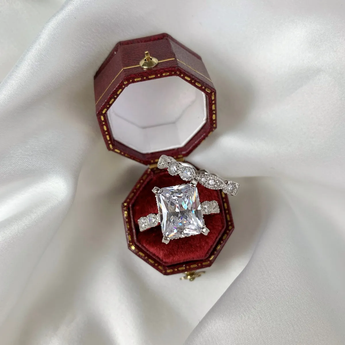 Vintage Bridal Sterling Silver Ring with Rhodium Plating